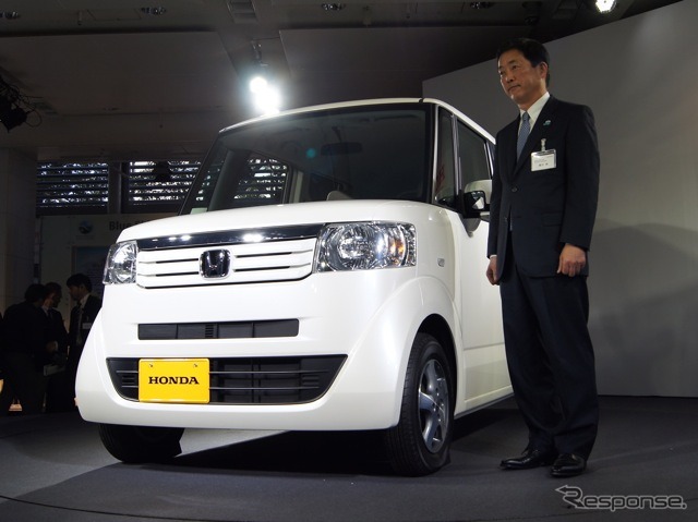 ホンダNボックスと峯川尚常務執行役員