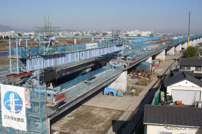 三井住友建設 分割製作方式U桁リフティング架設工法を用いた高架橋工事