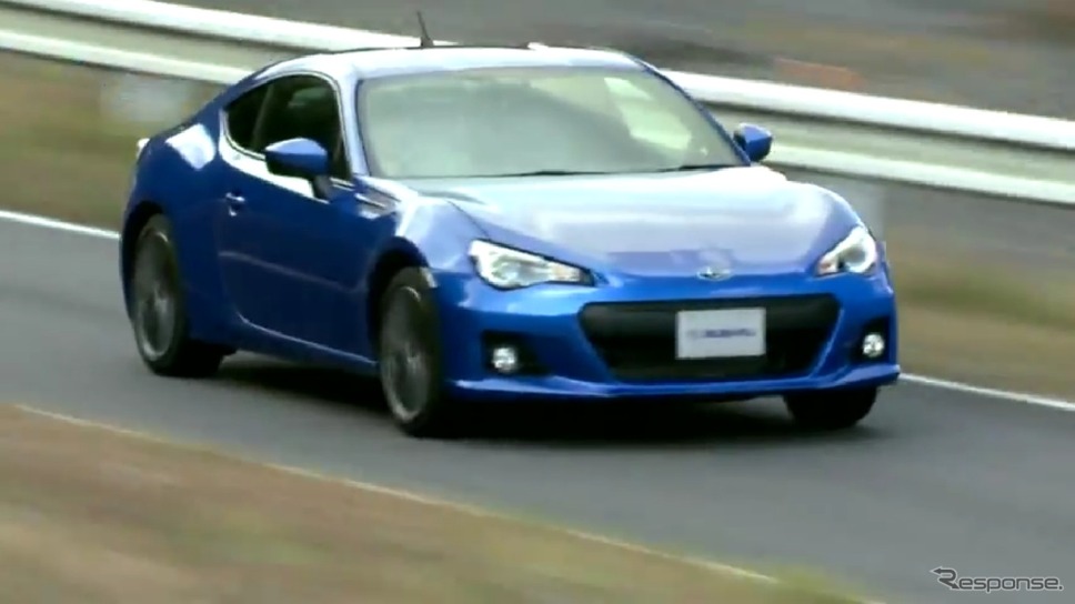 レーシングドライバー、山野哲也氏によるスバルBRZの試乗レポート（動画キャプチャー）