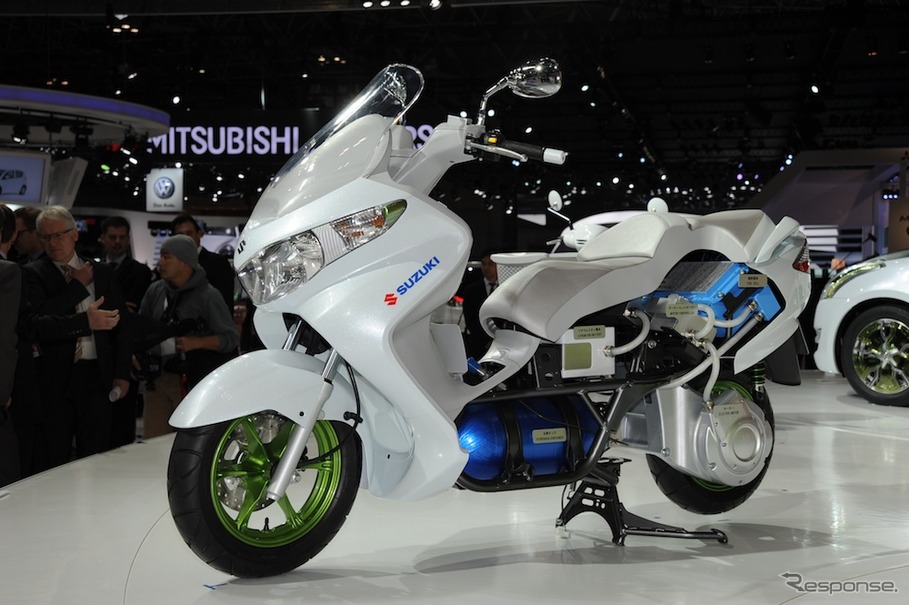 スズキ バーグマン フューエルセルスクーター（東京モーターショー11）