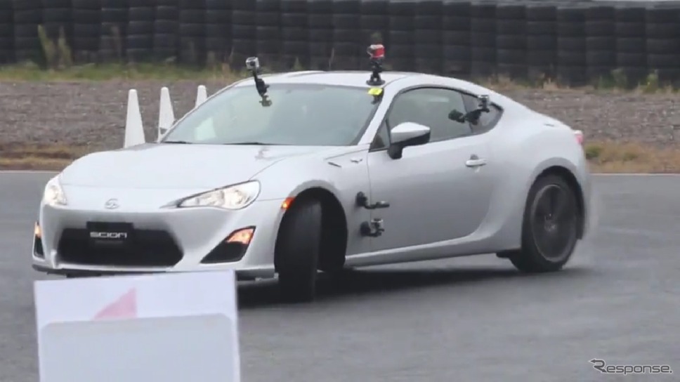 トヨタ 86 サイオン版がドリフト走行 動画 レスポンス Response Jp トヨタ 86 サイオン版がドリフト走行 動画 レスポンス Response Jp