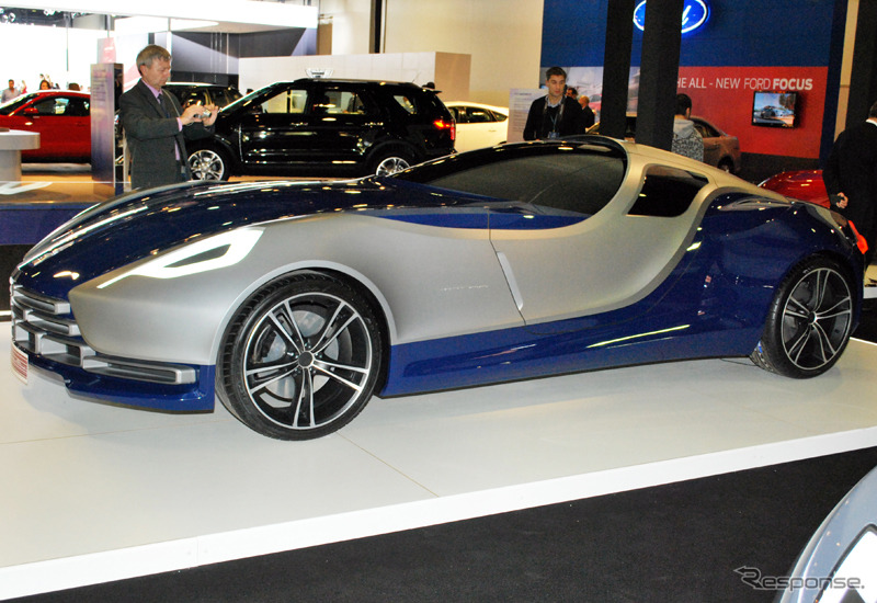 イタリアのUPデザイン社が出品したコンセプトスポーツカー、VITTORIA（カタールモーターショー12）