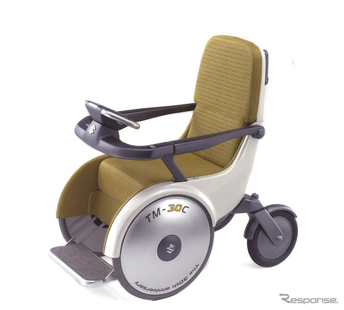 スズキ、新コンセプトの電動車いすを開発