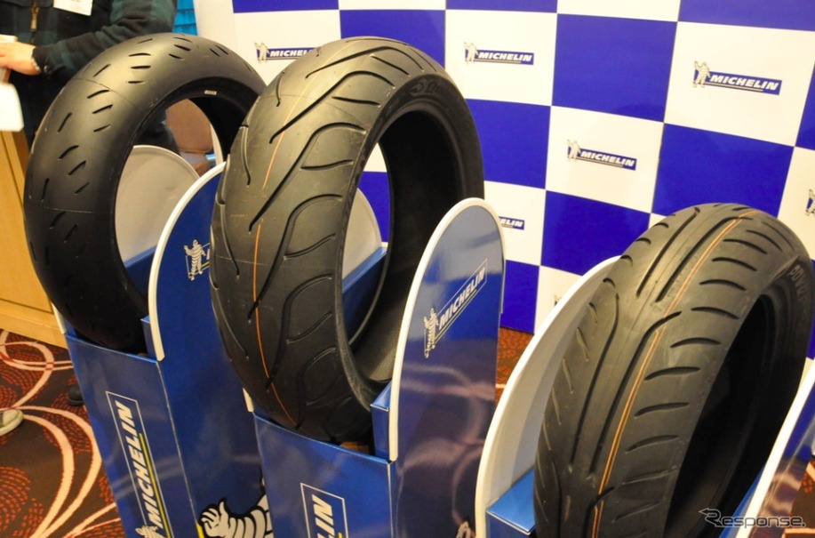 日本ミシュランタイヤは二輪車用タイヤの発表会見を行なった（2012年1月）。