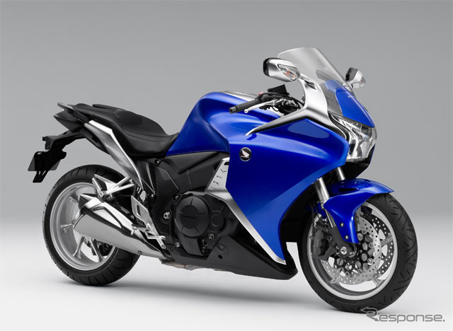 ホンダ VFR1200F（キャンディータヒチアンブルー）