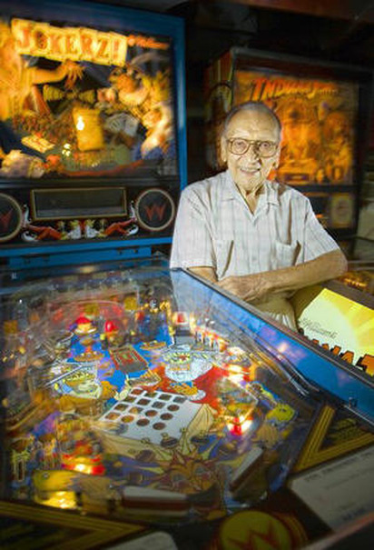 ピンボールの生みの親Steve Kordek氏が逝去 ピンボールの生みの親Steve Kordek氏が逝去