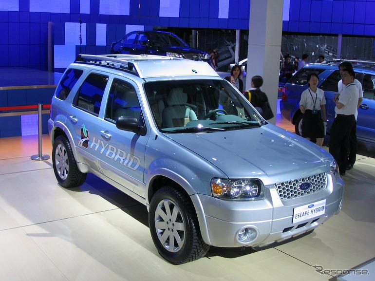 【北京モーターショー04】フォード、エスケープ・ハイブリッドを展示
