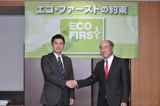 細野環境大臣と住友ゴム工業池田社長