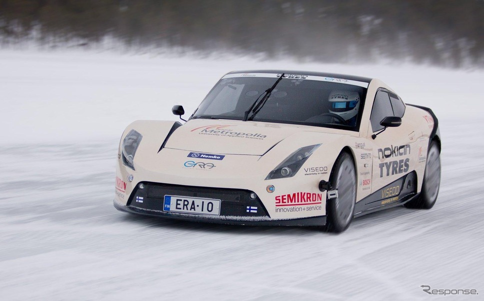 ノキアンタイヤを装着したフィンランドのEV、E-RAによる氷上最高速チャレンジ