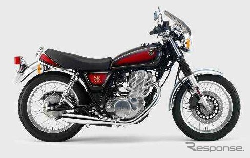 PRUNUS SR400装着例（撮影車両はワイズギアドレスアップパーツを装着）