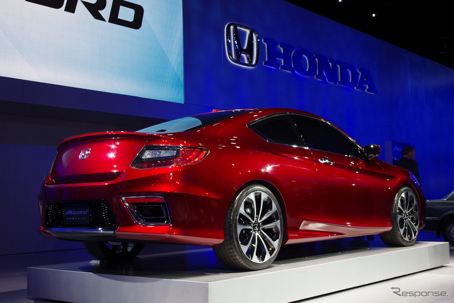 次期ホンダ・アコード（日本名：『インスパイア』）を示唆したアコードクーペコンセプト。PHVを設定する予定（デトロイトモーターショー12）