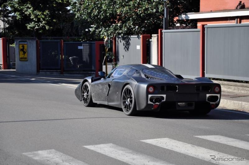 フェラーリのファンサイト、『Ferrari Chat』に投稿されたエンツォ後継車のスクープ写真