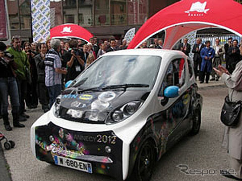 NTN フランス・アヌシー市で実証実験を開始する小型インホイールモータシステム搭載の二人乗り小型EV