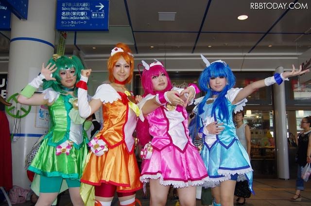 こちらは一般のコスプレイヤー。レベルの高いプリキュアスマイル