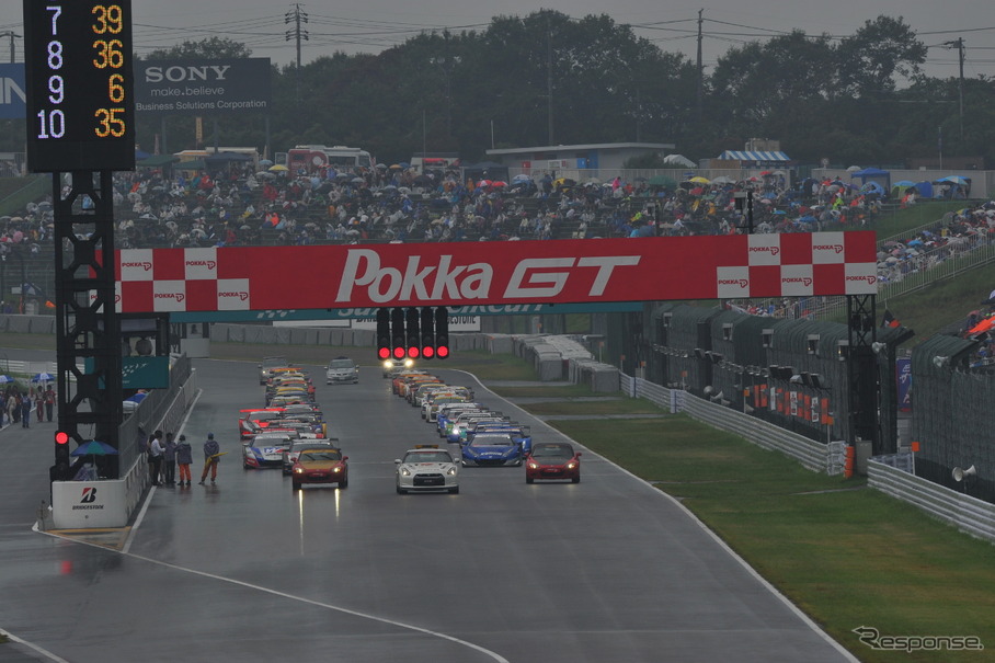 鈴鹿サーキットで開催されるSUPER GT 第5戦、4年ぶり1000kmレースが復活（写真：2011年開催のようす）