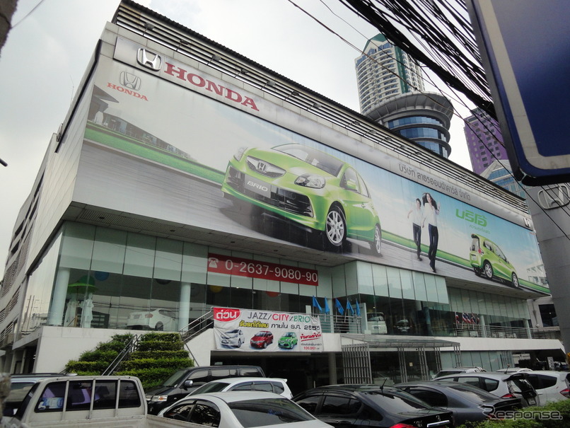 バンコク市内のホンダディーラー