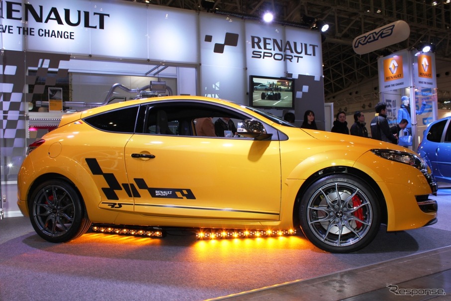 東京オートサロン13　ルノー・メガーヌRS