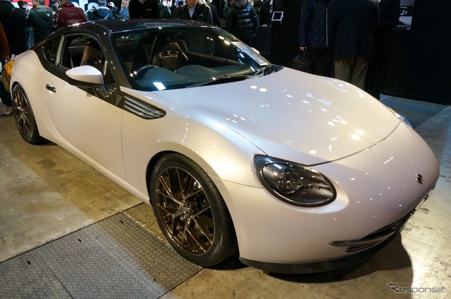 トヨタ86を女性目線でカスタムした「86×style Cb」（東京オートサロン13）