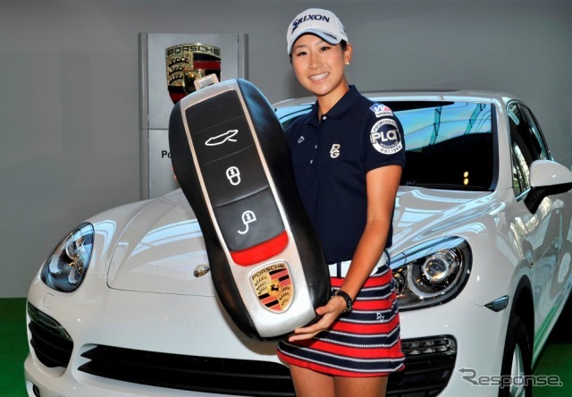 ポルシェ ジャパン、木戸 愛選手と「ドライビングアスリート契約」