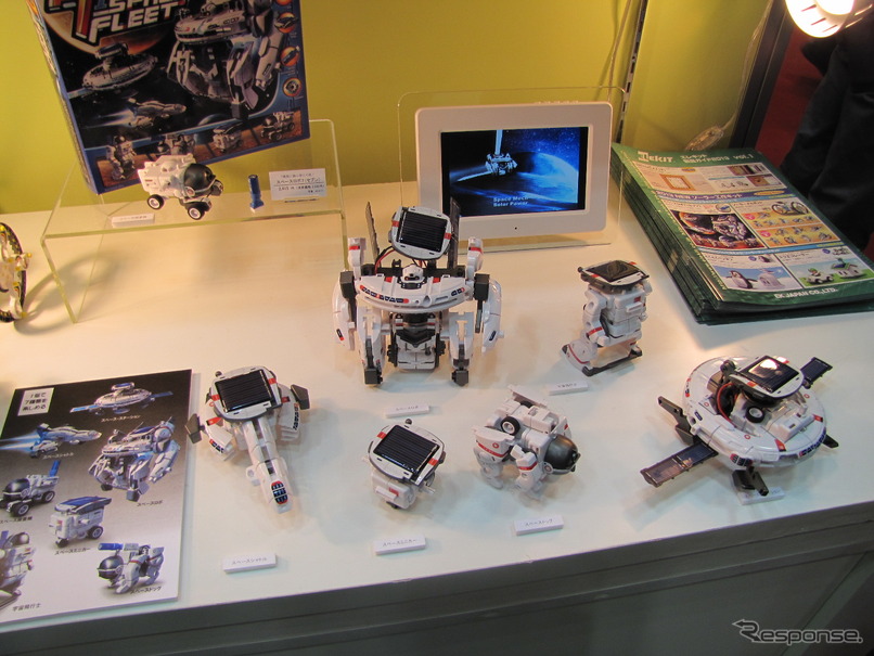 イーケー・ジャパンのソーラーで動く工作ロボット「スペースロボ７」（ギフトショー春13）