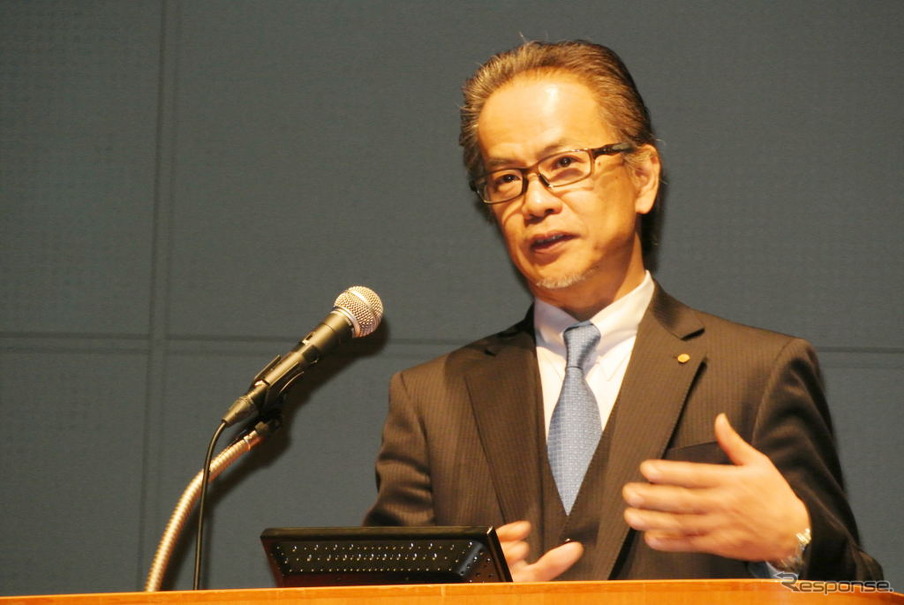【ATTT13】トヨタ友山常務、i-ROAD「電動化とIT化が生み出した全く新しいモビリティ」