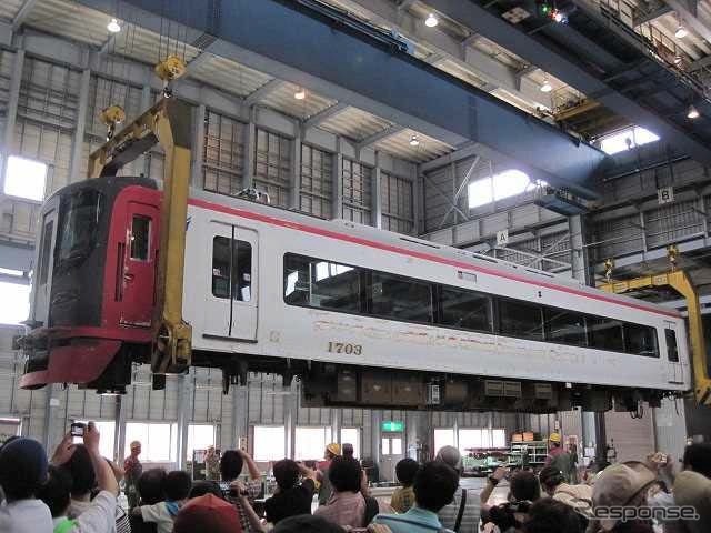 「名鉄でんしゃまつり」で実施される電車つり上げ作業。