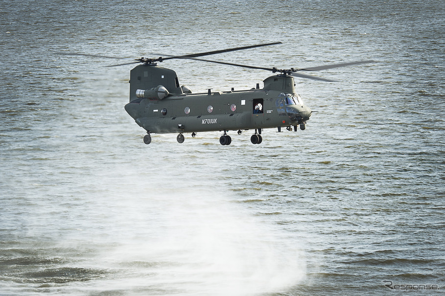 CH-47チヌーク重量物吊下ヘリコプター