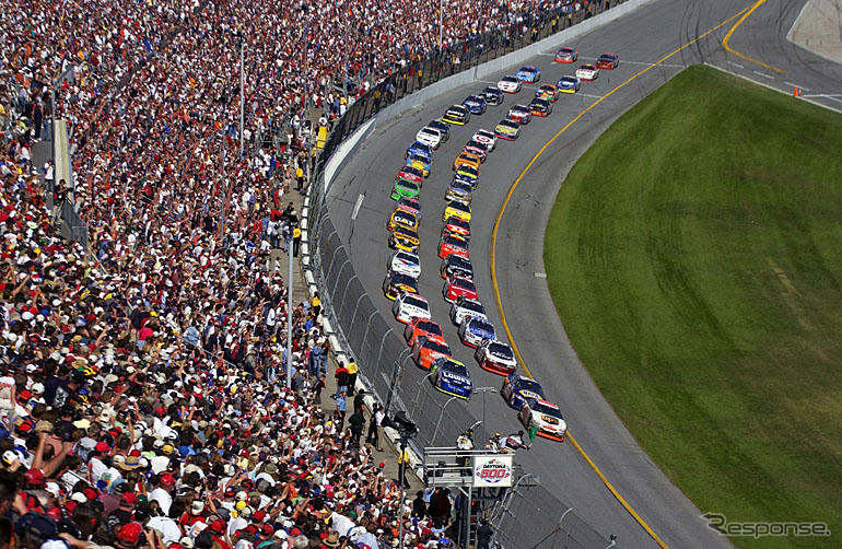 NASCARがシリウスでの中継を決定