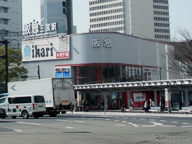 現在の阪急三宮駅。駅ナンバリングの導入に合わせ「神戸三宮」に改称される。