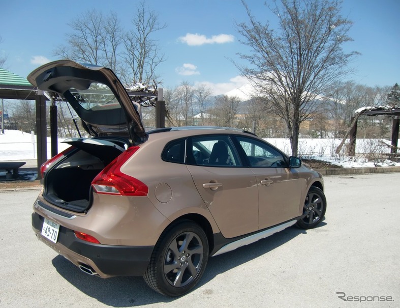 ボルボ・V40 クロスカントリー T5 AWD