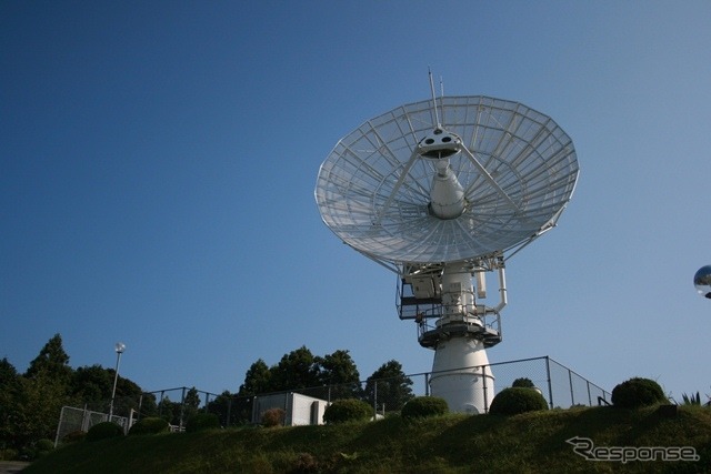 勝浦宇宙通信所のパラボラアンテナ。