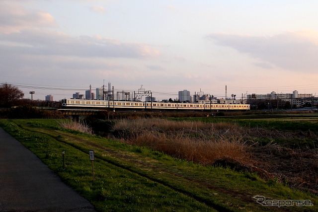 東武野田線　8000系