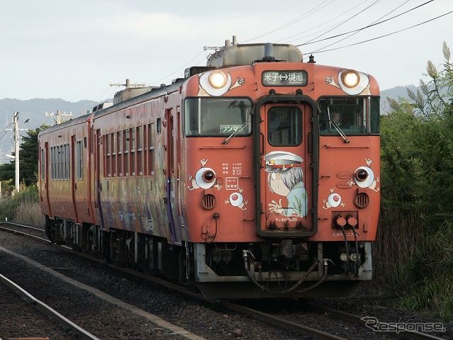 境線で運転されている「鬼太郎列車」の旧デザイン。1993年の運転開始から今年で20周年を迎える。