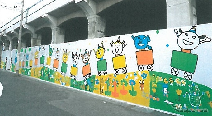 兵庫駅高架下に完成したアート。