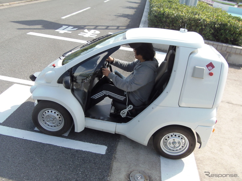 Its世界会議13 高齢者でも安心 安全 超小型ev車による自動運転システムのデモを実施 レスポンス Response Jp