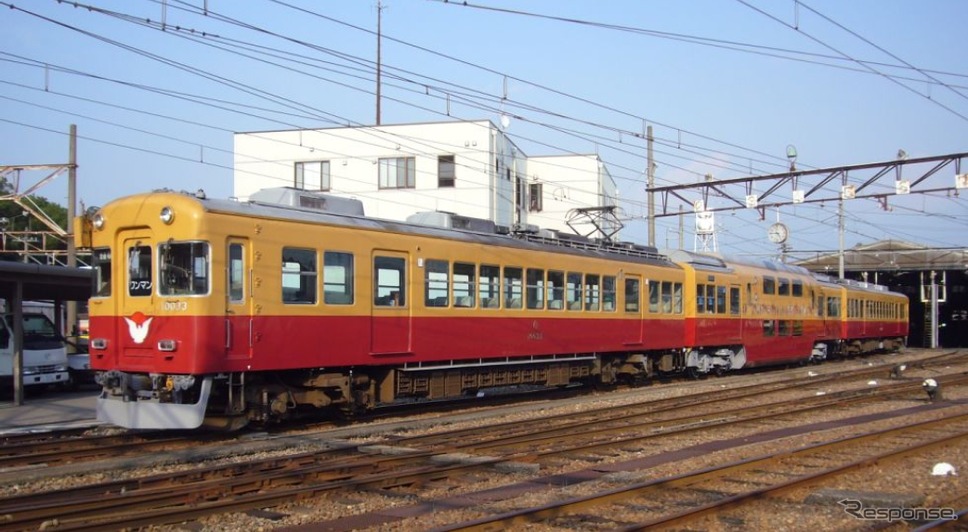 富山地鉄の「ダブルデッカーエキスプレス」。11月3日の「ちてつ電車フェスティバル」で臨時運行を行う。