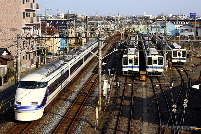 東武鉄道は11月14日の「埼玉県民の日」に同県内の東武線が乗り放題となる一日乗車券を発売。写真は春日部駅