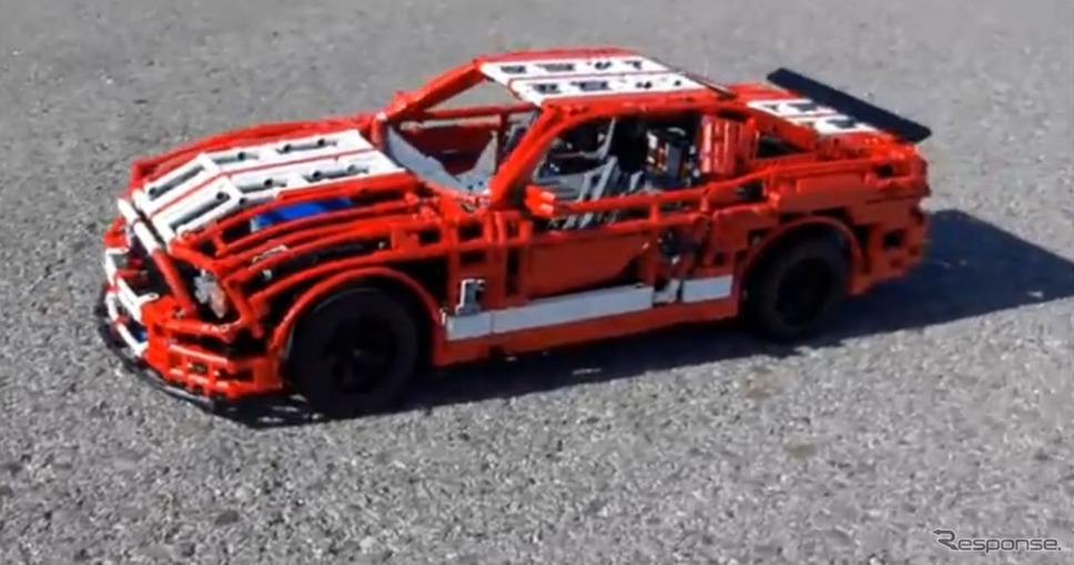 LEGOで作ったフォードマスタングの8分の1スケールモデル
