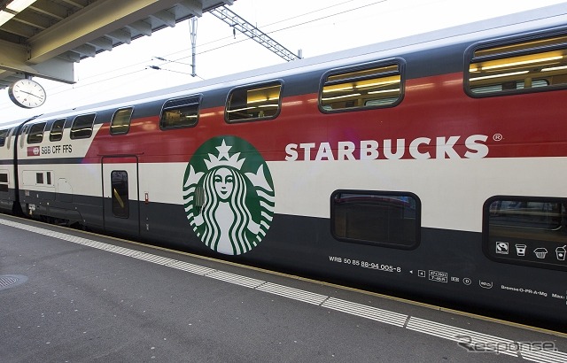 スイスに登場する「走るスターバックス」の外観。11月21日から運行を開始する。
