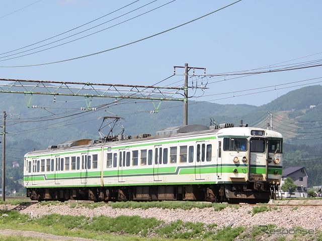 「青春18きっぷ」はJR線の普通列車が5日（5回）分、自由に乗り降りできる。写真は上越線を走る普通列車。