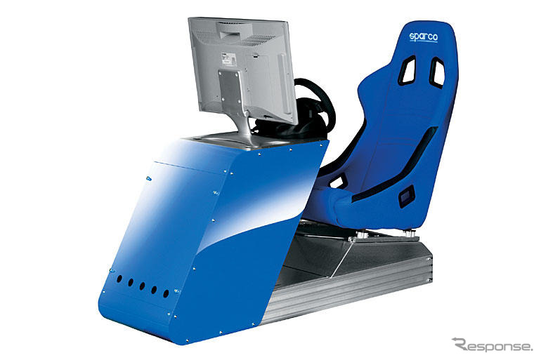 本格ドライビングゲーム・コクピット「ラフィカ」発売