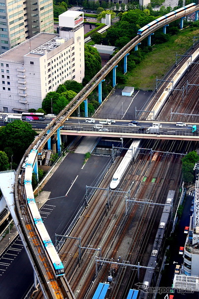 東京モノレール（左）とJR東日本（右）はICカードのみ1円単位の運賃で申請。これに対して東海道新幹線（中央）を運営するJR東海は一律10円単位で申請した。