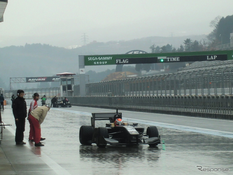 SF14のトヨタエンジン搭載車はカーナンバー00。