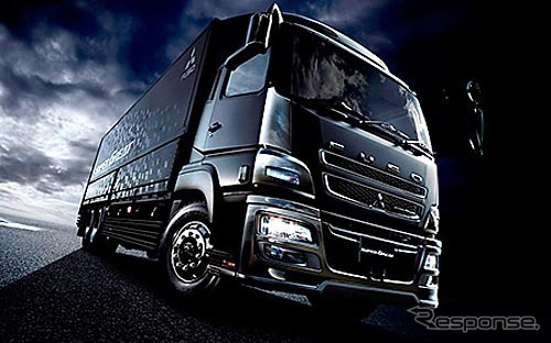 東京オートサロン14 三菱ふそう ブラック仕様の大型トラック スーパーグレート を出品 レスポンス Response Jp