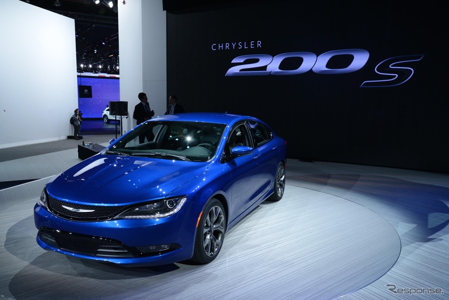 新型 クライスラー 200 の 200S（デトロイトモーターショー14）