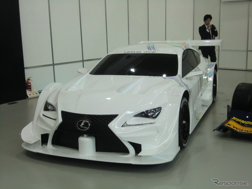 DTMと共通化された新規定に沿ったニューマシン、RC F。