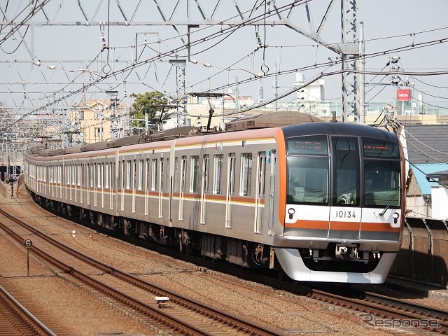 東急東横線を走る東京メトロ副都心線の10000系。3月15日改正で平日早朝の副都心線直通列車が増える。