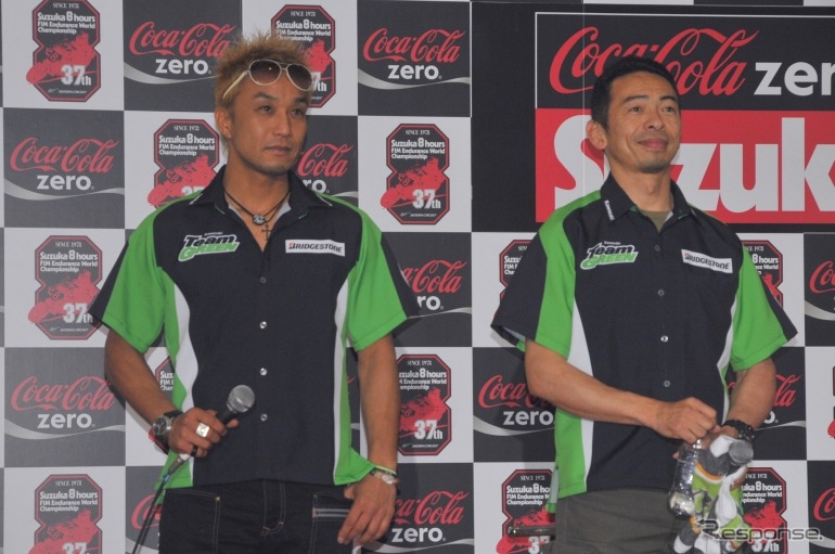今季はアジアロードレース選手権に参戦中の藤原克昭選手（左）と、チームグリーンで全日本ロードレース（JSB1000）に参戦している柳川明選手
