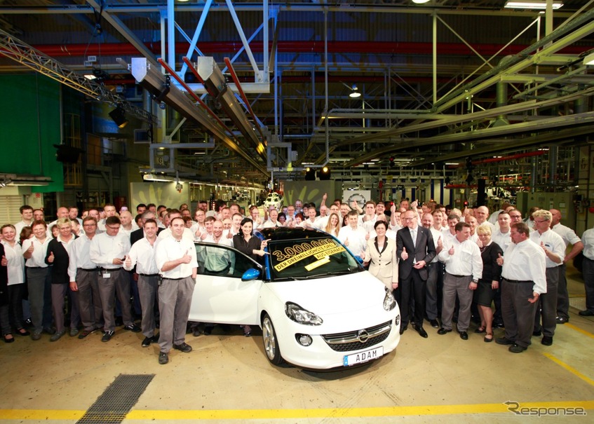 累計生産台数が300万台に到達したオペルのドイツ・アイゼナハ工場