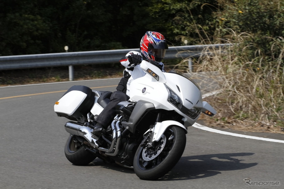 ホンダ Ctx1300 試乗 クルーザーの新境地を開拓 V4エンジンの スポーツクルーザー 和歌山利宏 レスポンス Response Jp